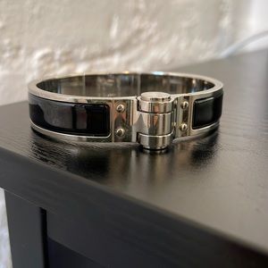 Hermes narrow enamel hinged bracelet silver/black